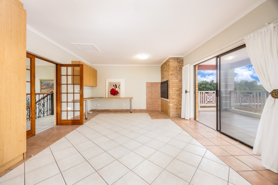 9 Bedroom Property for Sale in Vierlanden Western Cape